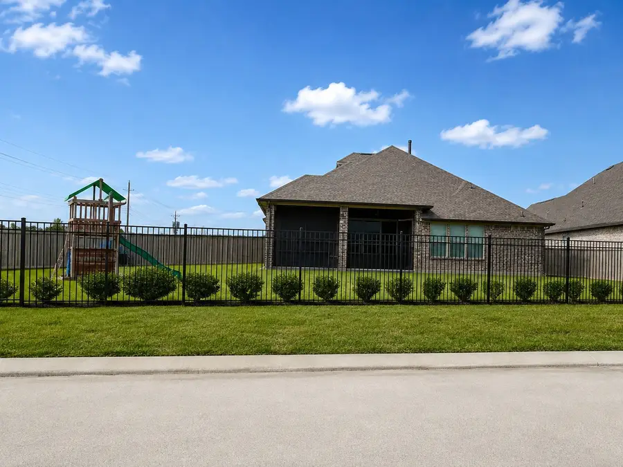 15202 Lakewood Avenue, Monterey Belvieu, TX 77523 - #2