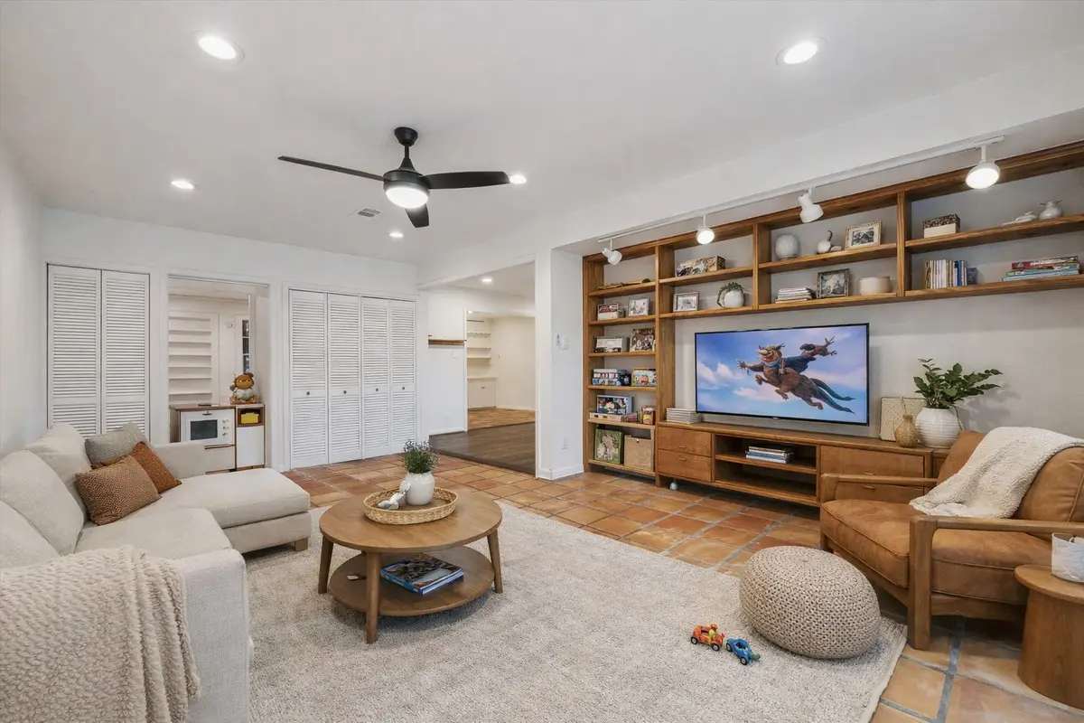 7262 Roos Road, Houston, TX 77074 - #1