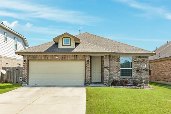 765 Rosewood Lane, Angleton, TX 77515