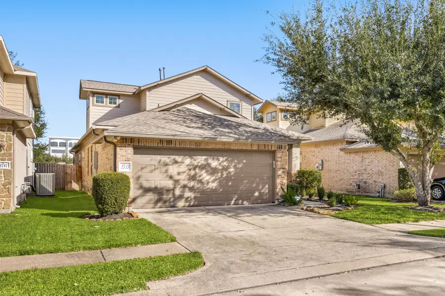 2719 Lakeside Drive, Pearland, TX 77584 - Image #2