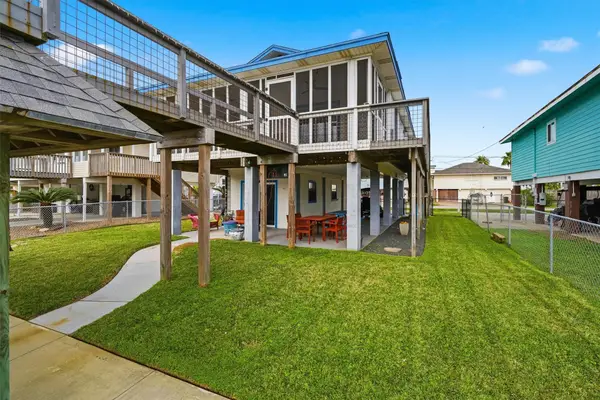 271 Barracuda Street, Hitchcock, TX 77563