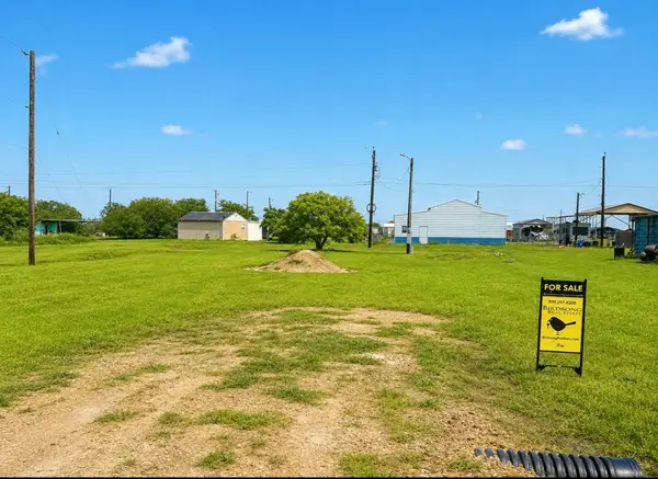 177 Baracuda Drive, Palacios, TX 77465