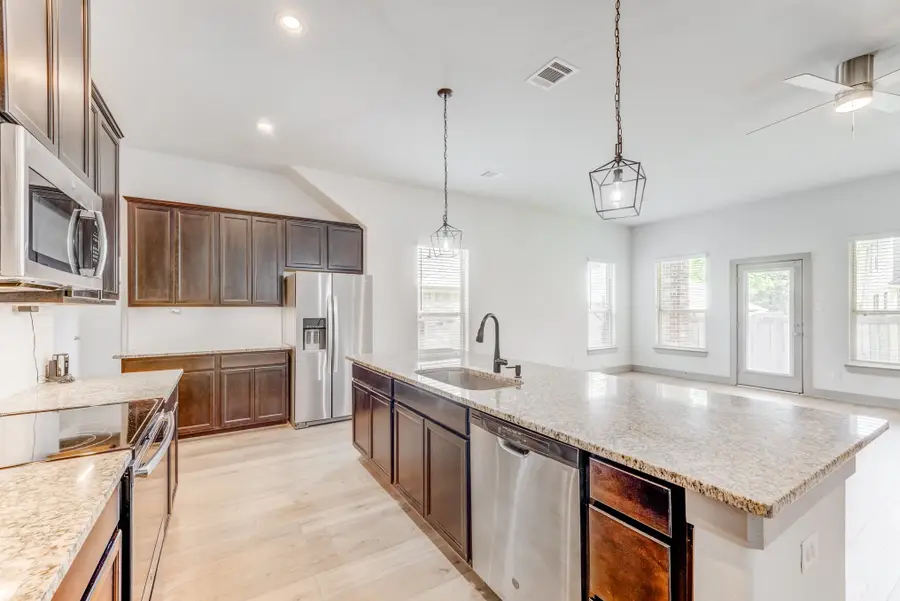 11913 Mockingbird Lane, Montgomery, TX 77356 - Image #3