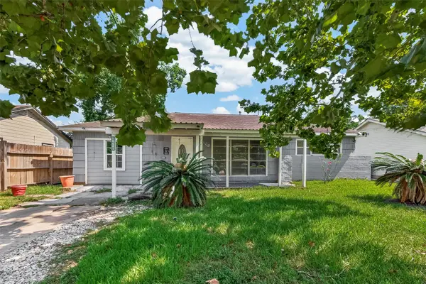 10601 Ambursen Street, Houston, TX 77034