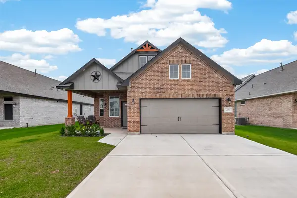 126 Peachleaf Court, Anahuac, TX 77514