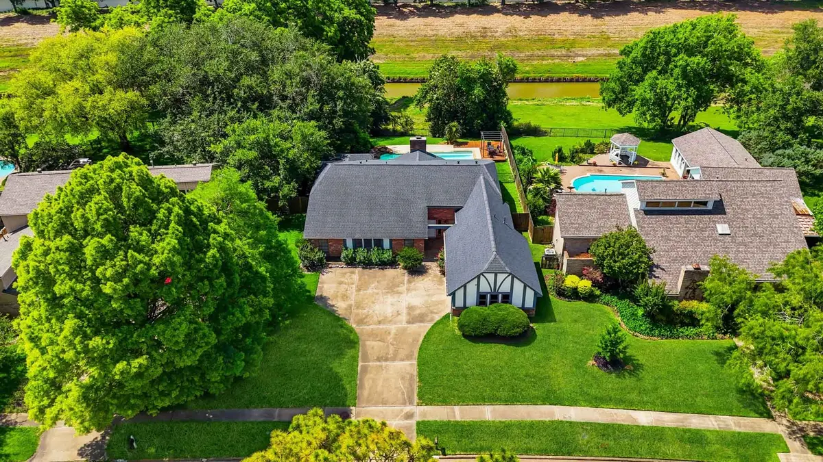 3931 Pleasant Valley Drive, Missouri City, TX 77459 - #1
