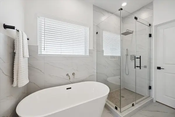 5617 Camino Encantado Drive, Houston, TX 77091