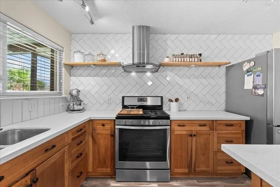 218 Barracuda Street, Bayou Vista, TX 77563 - #3