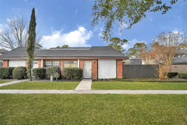 12040 Mighty Oak Drive, Houston, TX 77066