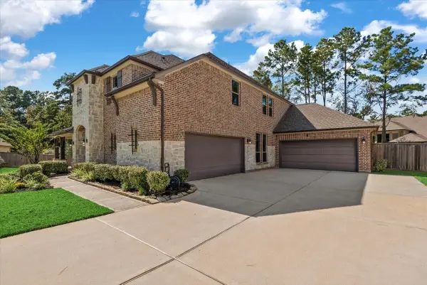 207 Ladner Court, Willis, TX 77318