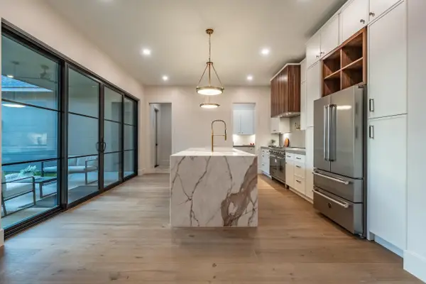 309 Avenue Of Oaks Street, Houston, TX 77009