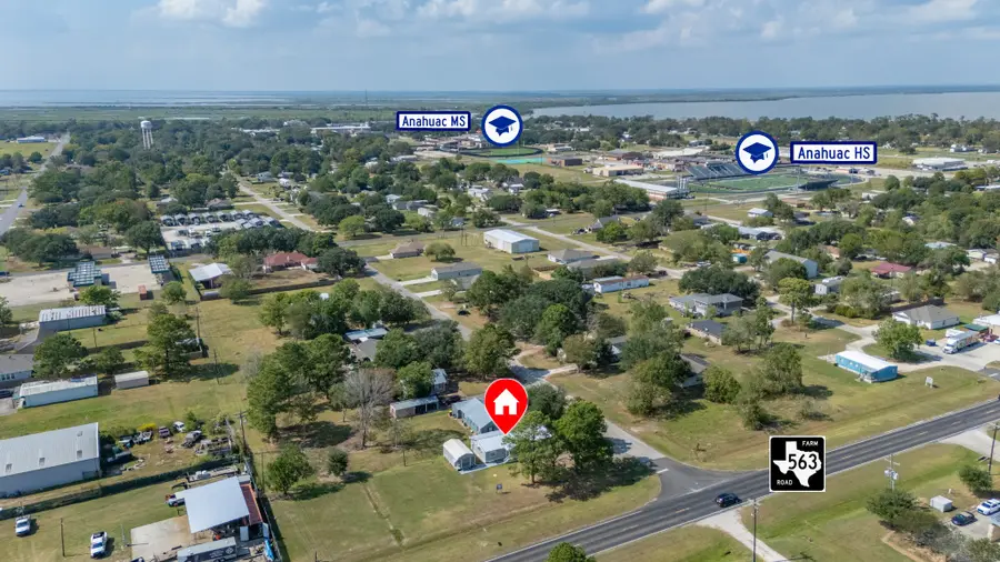 700 Ross Sterling Avenue, Anahuac, TX 77514 - Image #2