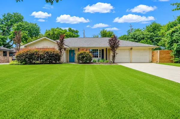 5019 Oak Forest Drive, Houston, TX 77018