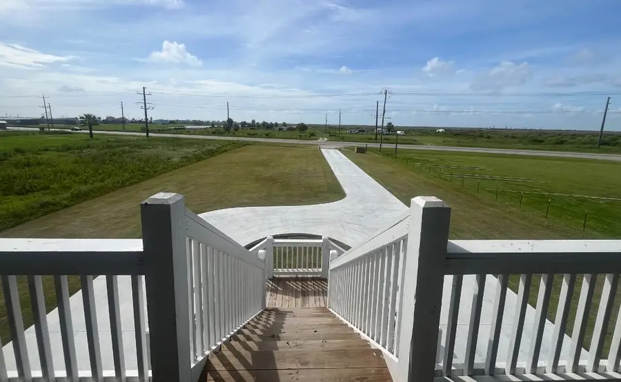 3026 Highway 87, Crystal Beach, TX 77650 - #2