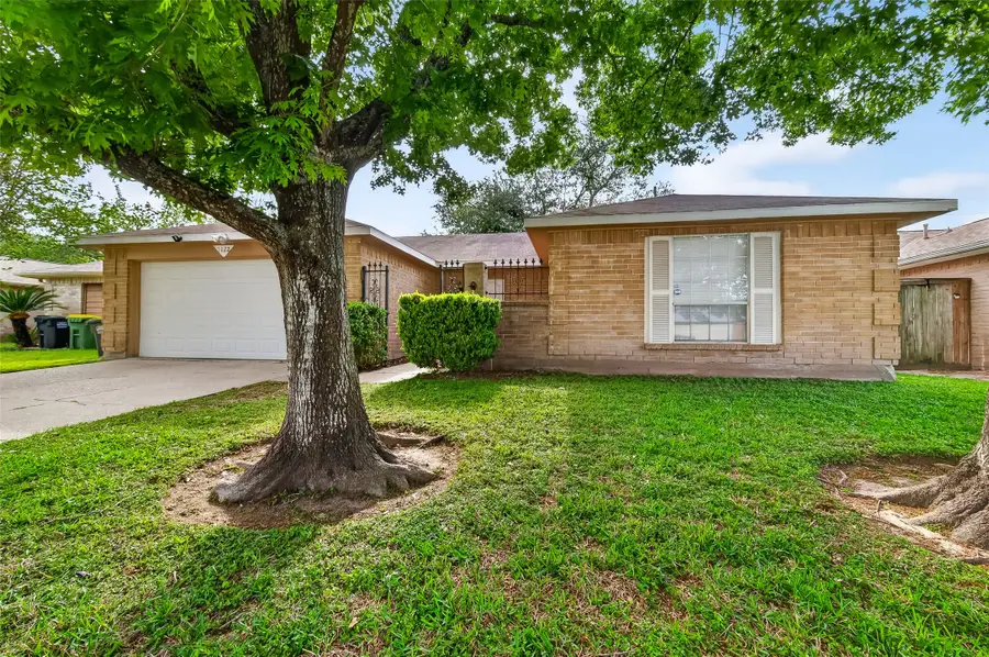 1122 Woodbridge Avenue, Pearland, TX 77584 - #3