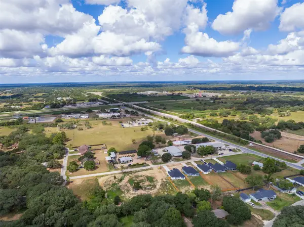 165 Oak Cluster Drive, Columbus, TX 78934