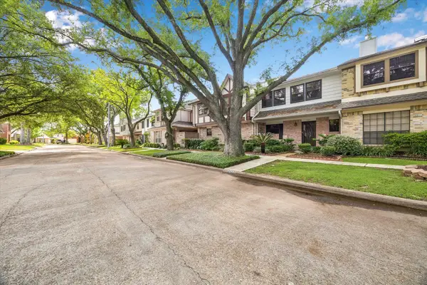 1323 Reddleshire Lane #1323, Houston, TX 77043