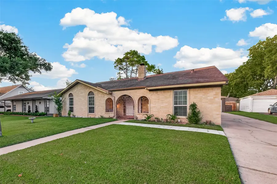 12302 Meadowdale Drive, Meadows Place, TX 77477 - #3
