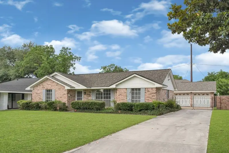 4910 Teton Street, Houston, TX 77033 - #1