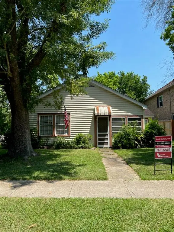 4260 Dartmouth Avenue, West University Place, TX 77005 - Image #1