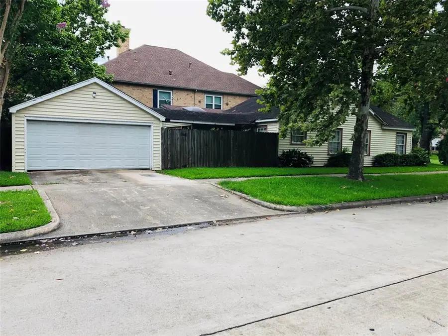 4260 Dartmouth Avenue, West University Place, TX 77005 - Image #2