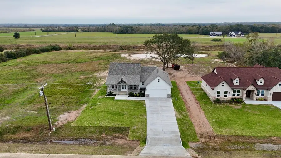 925 Buffalo Trail, Angleton, TX 77515 - Image #3