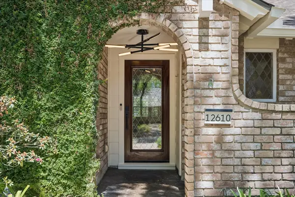 12610 Trail Hollow Drive, Houston, TX 77024