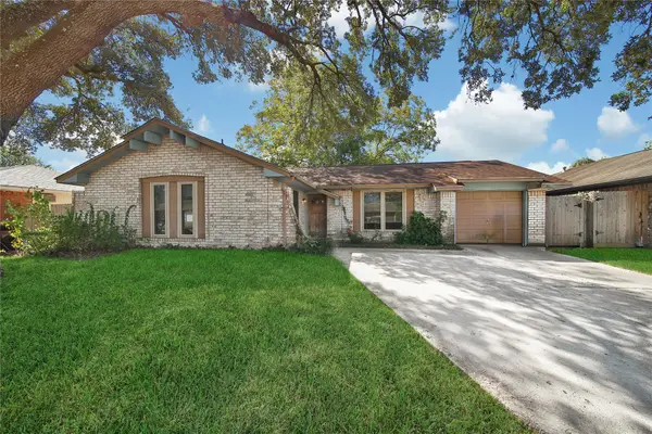 1559 Diplomat Way, Houston, TX 77088