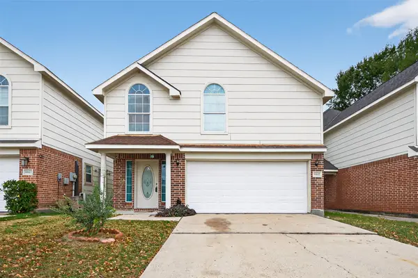 11827 E Galwan Circle, Houston, TX 77070