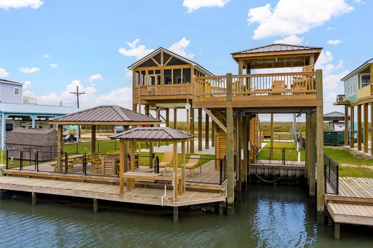 1185 Mabry Street, Gilchrist, TX 77617 - #1