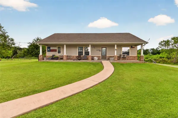 4933 1/2 Powers Ln, Alvin, TX 77511