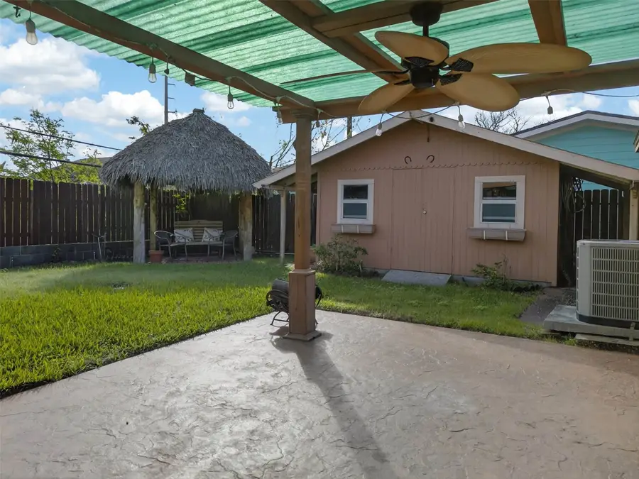 22 Willow Lane, Galveston, TX 77551 - #3