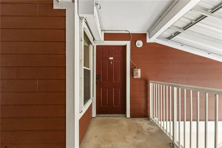 525 Southwest Parkway #302, College Station, TX 77840 - Image #2