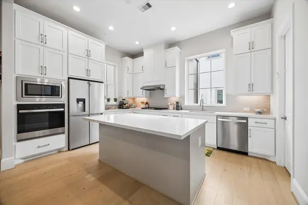 966 Dunleigh Meadows Lane, Houston, TX 77055
