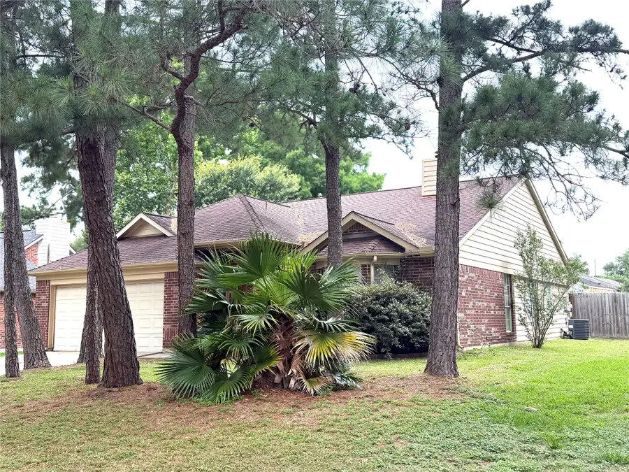 80 Laughing Brook Court, The Woodlands, TX 77380 - #3