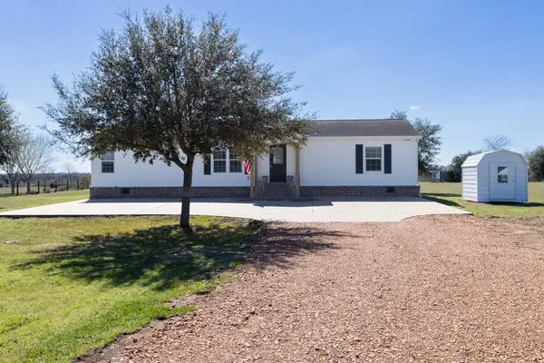 2201 Lauren Lane, Sealy, TX 77474