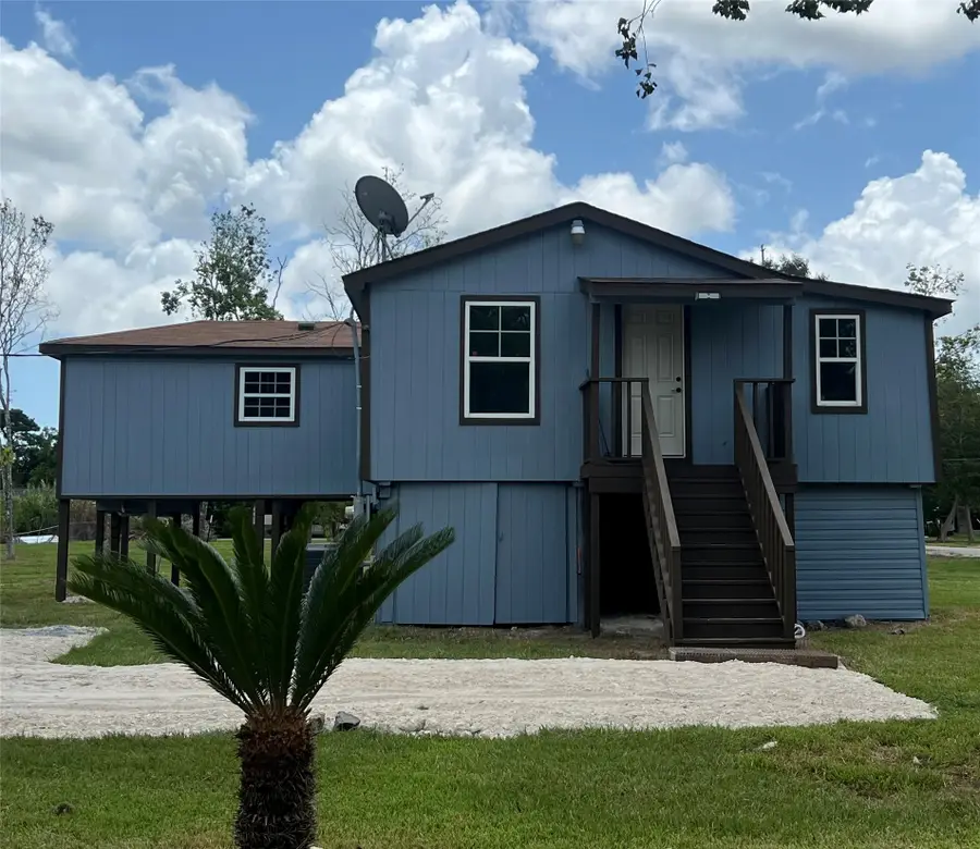 202 Snug Harbor Drive, Liverpool, TX 77577 - #2
