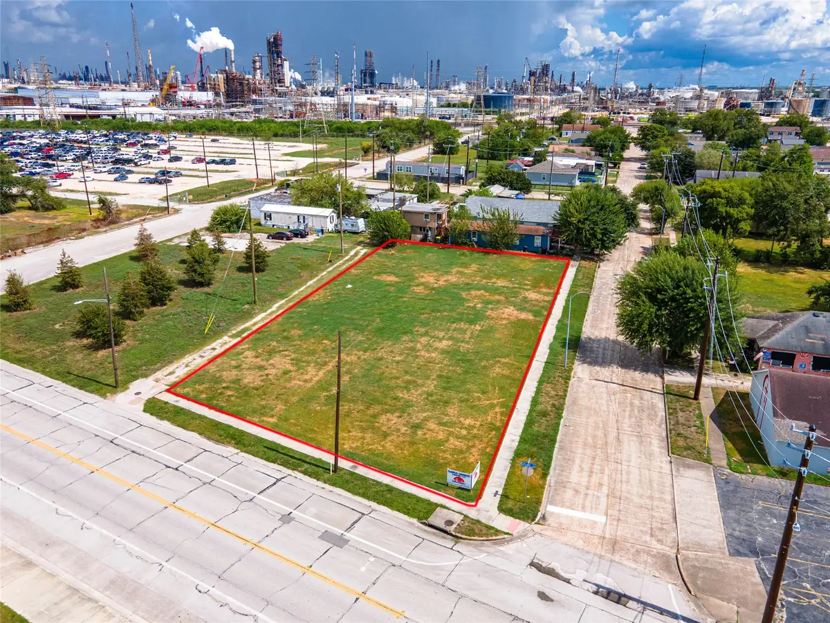 3304 Market Street, Baytown, TX 77520 - #1