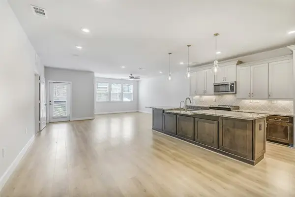 6804 Westview Drive #2106, Houston, TX 77055