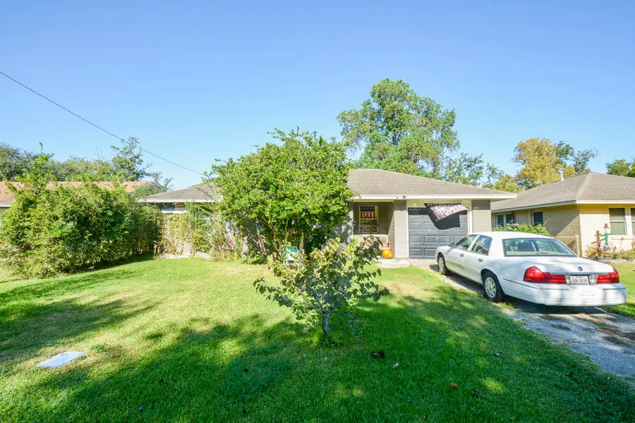 315 Greenwood Drive, Hitchcock, TX 77563 - Image #2