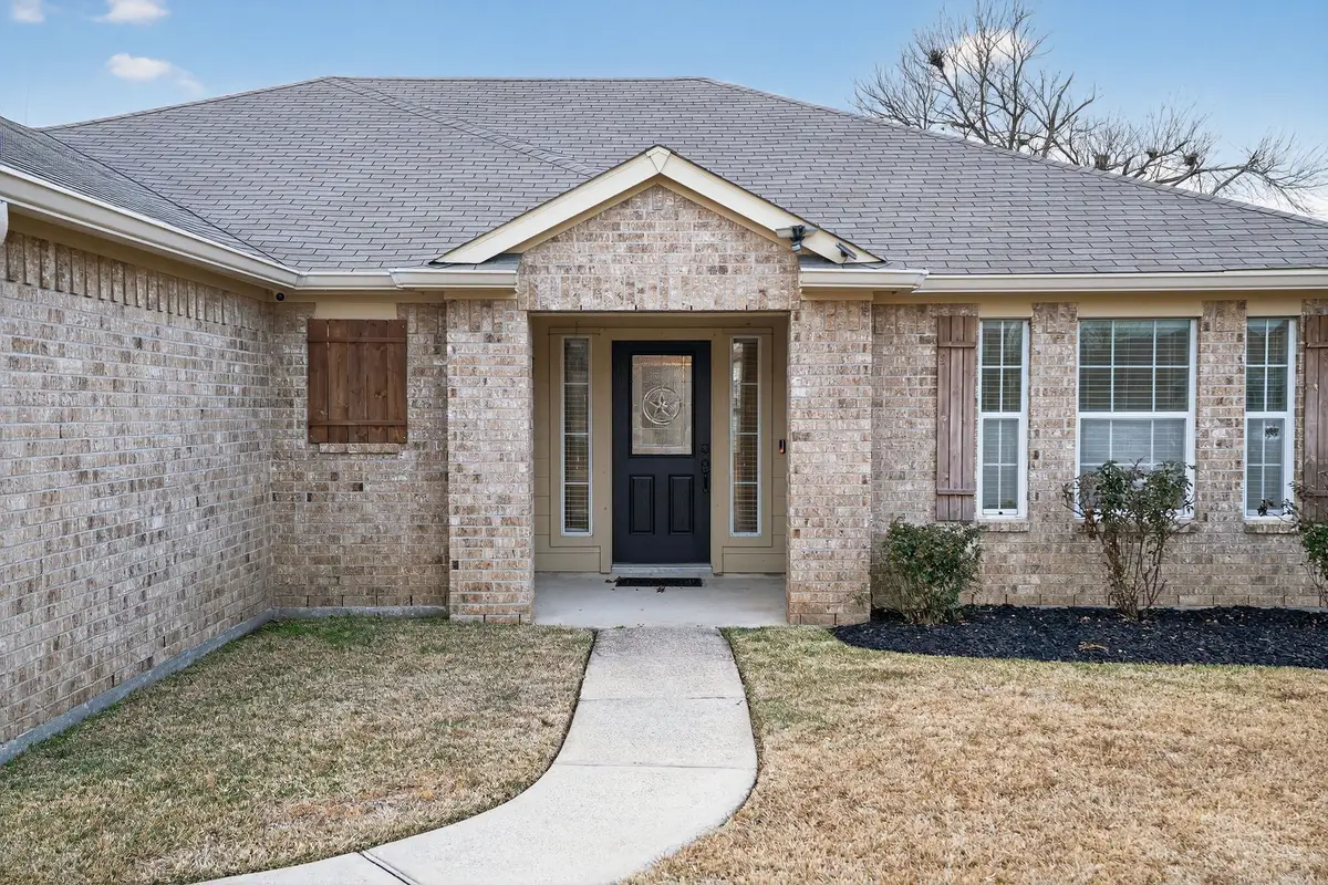 12325 Green Ridge Drive, Willis, TX 77318 - Image #1