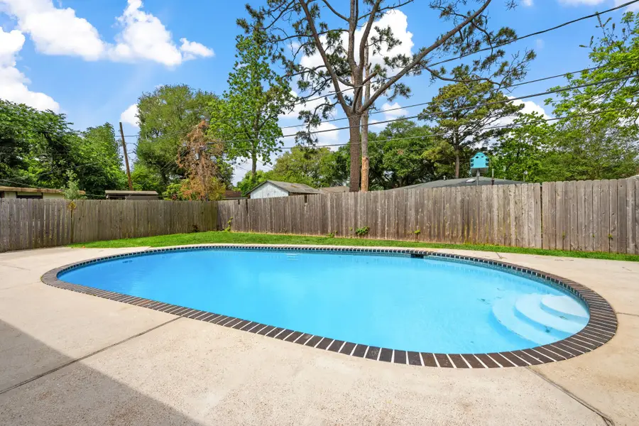 1506 Oaks Drive, Pasadena, TX 77502 - #2