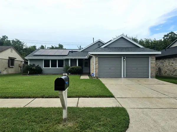 1109 Willow Creek Drive, La Porte, TX 77571