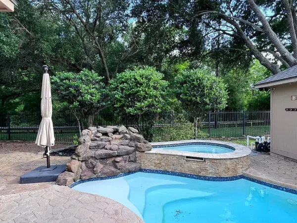 4519 Castlewood Street, Sugar Land, TX 77479