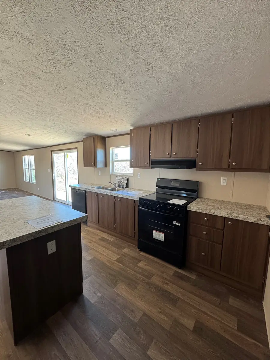 2711 Country Road 124, Floresville, TX 78114 - #3