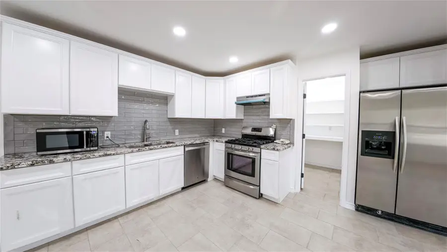 911 Depot Street, El Campo, TX 77437 - #2