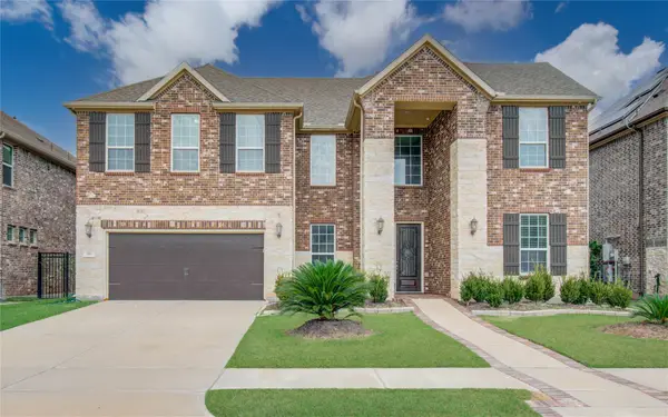 66 Zenith Lane, Sugar Land, TX 77498