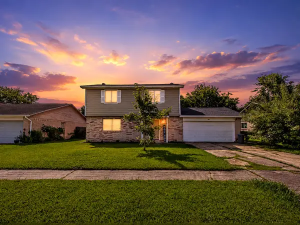 214 Brookdale Drive, League City, TX 77573