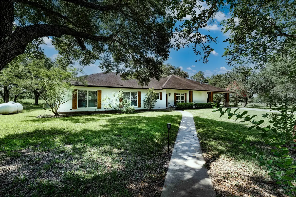 1054 County Road 156, Columbus, TX 78934 - #1