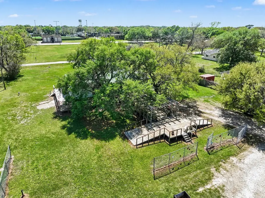 810 Miller, Anahuac, TX 77514-2123 - #3